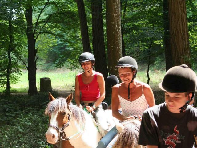 balade-equestre-gavaudun.jpg