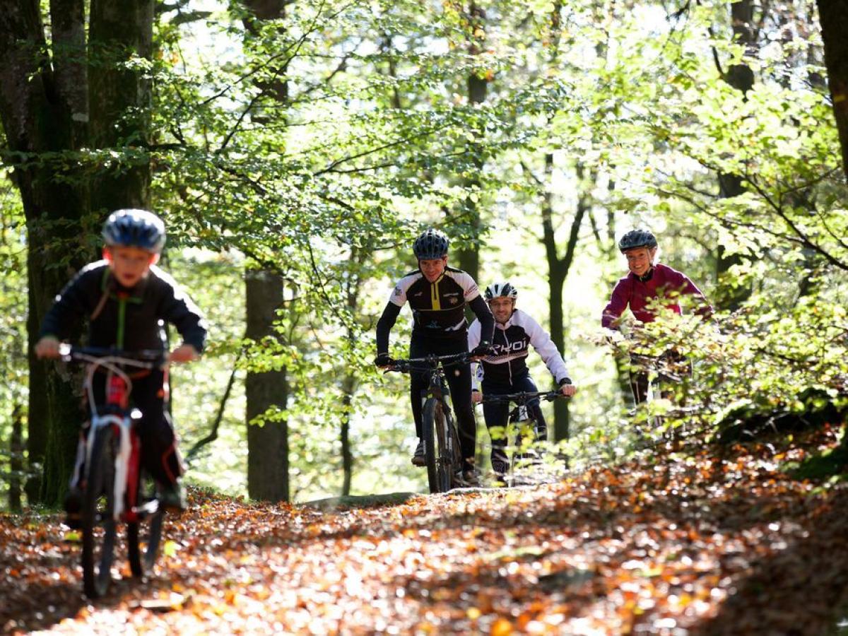 Activité Physique De Pleine Nature Page De Garde Activité physique et sports de pleine nature en vacances