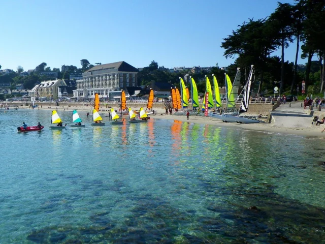 Bretagne Nautisme Voie Cote De Granit Rose Trestraou Centre Nautique