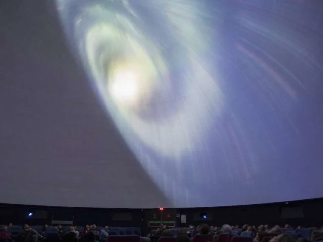Pleumeur Bodou Parc Du Radome Galaxie Planetarium De Bretagne Reduite