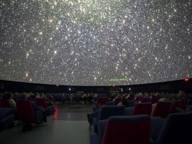 Pleumeur Bodou Parc Du Radome Nuit Etoilee Planetarium De Bretagne Reduite