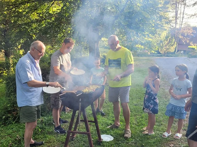Village De Gites Grange Du Heron Aveyron Familievakantie Barbecue