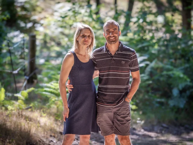 Pauline en Julien, uw gastheer en gastvrouw in het vakantiedorp Domaine du Moulinet