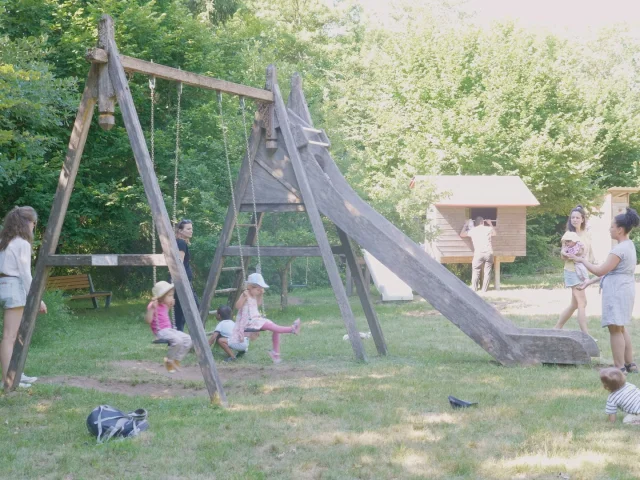 Village De Gites Le Domaine Du Moulinet 04 Kinderspeelplaats