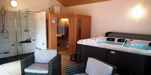 Gite Atypique Location Insolite Spa Jacuzzi Privatif 23