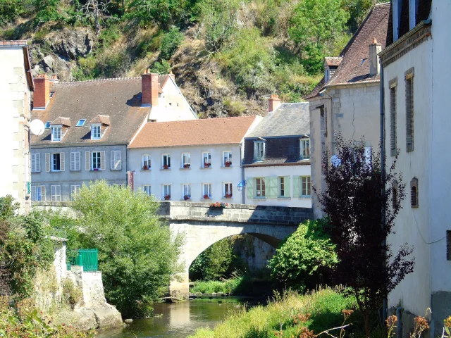 Creuse dorp Riviere