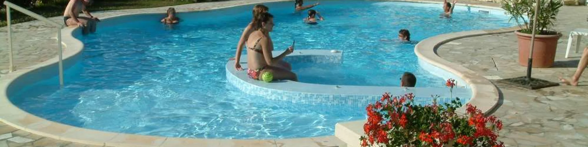 Location Gite Chalet Adapte Pmr Accessible Handicap Vacances Tourisme 23 Avec Piscine Adaptee Personne Handicapee Village De Gites