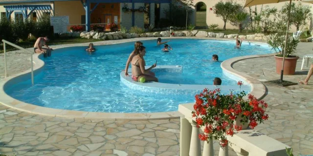 Location Gite Chalet Adapte Pmr Accessible Handicap Vacances Tourisme 23 Avec Piscine Adaptee Personne Handicapee Village De Gites