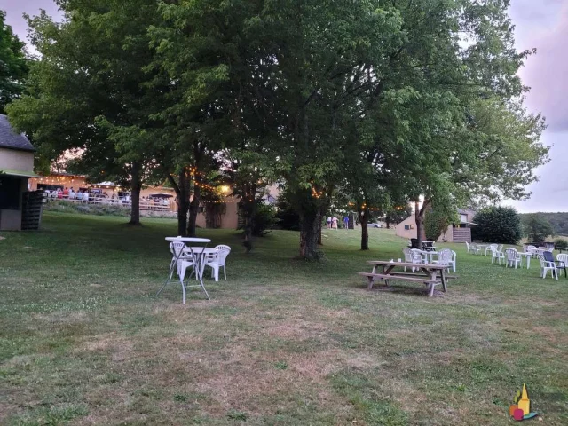 Village de gîtes Etang Des Portes Creuse Park groep gîte