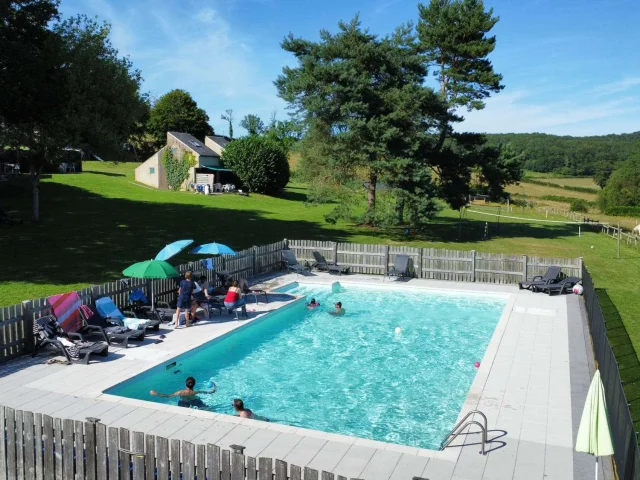 Etang Des Portes Creuse Zwembad