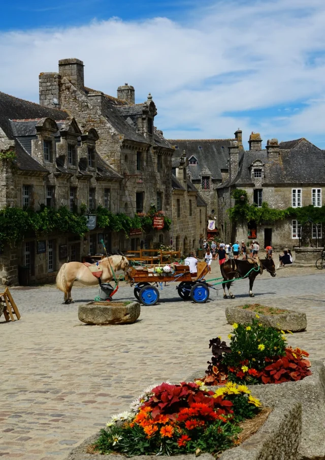 Reserver Gite Location Vacances Gites Finistere Locronan Place Village Pittoresque