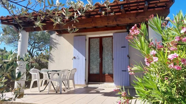 Location Gite Areche Maisons Fraiches En Ete