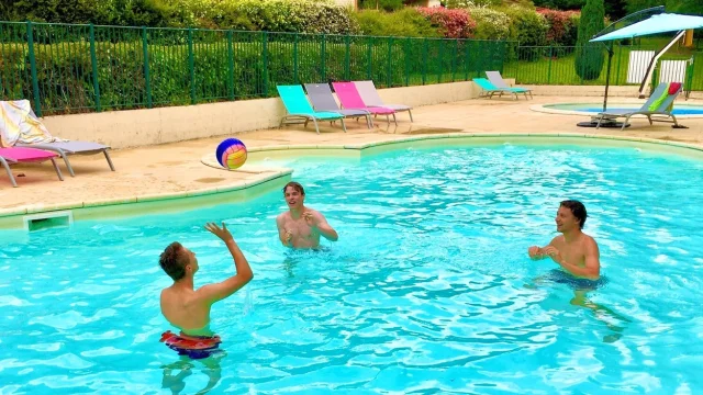 Locations Vacances Piscine Domaine Gites Aveyron