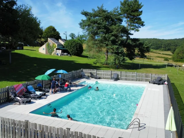 Locations Vacances Piscine Gite Dans La Creuse
