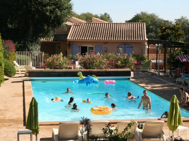 Locations Vacances Piscine Gite Dans Le Gard