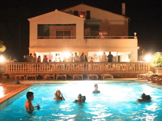 Locations Vacances Piscine Gite Piscine Nocturne Ardeche