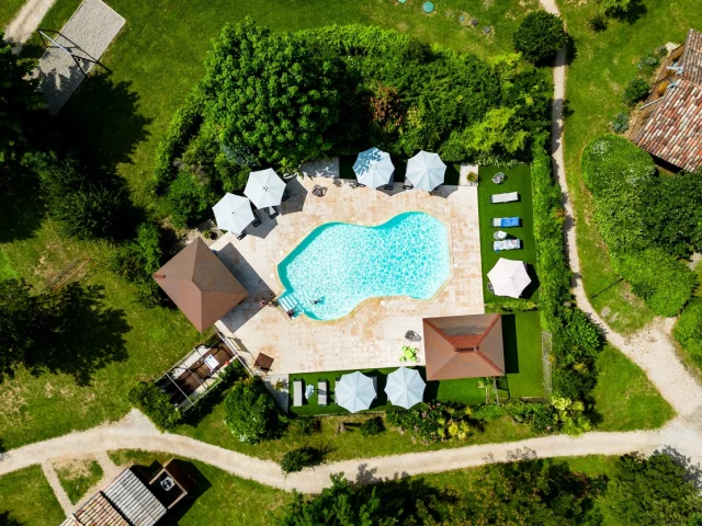 location de vacances avec piscine gîtes france