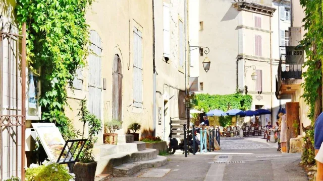 Location Vacances En Provence Visiter Vaucluse Lourmarin Village Rues1