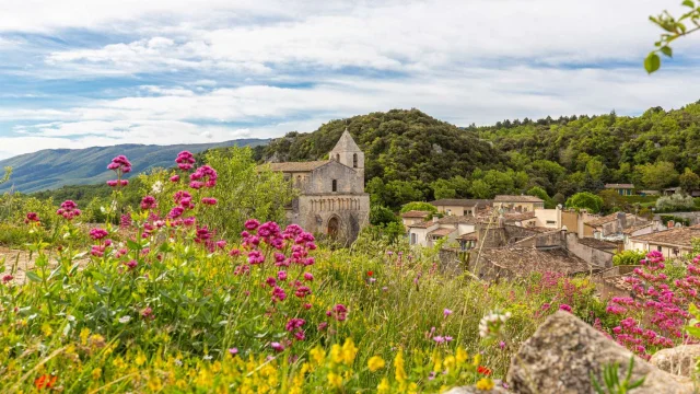 Location Vacances En Provence Visiter Vaucluse Saignon Village Vue Nautre