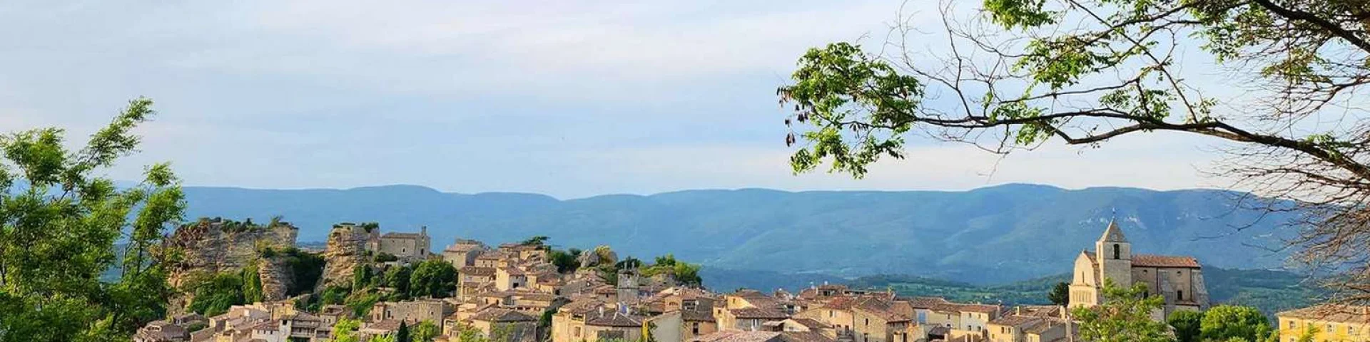Location Vacances En Provence Visiter Vaucluse Saignon Village Vue1