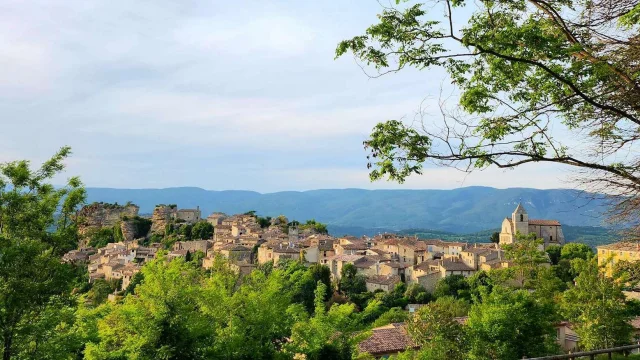 Location Vacances En Provence Visiter Vaucluse Saignon Village Vue1