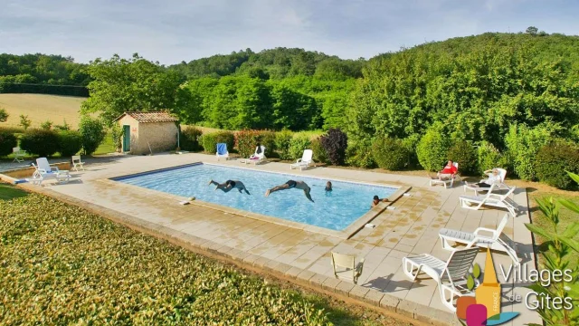 Gite Avec Piscine Village De Gites Cureboursil En Dordogne