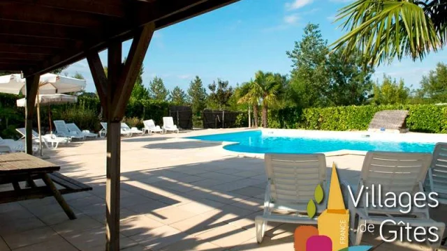 Gite Avec Piscine Village De Gites Les Chalets De Grazimis Vacances Dans Le Gers Condom