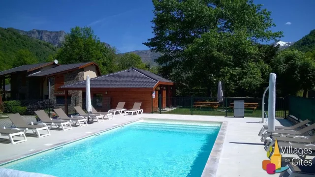 Gite Avec Piscine Village De Gites Les Granges De Leo Location En Ariege Dans Les Pyrenees