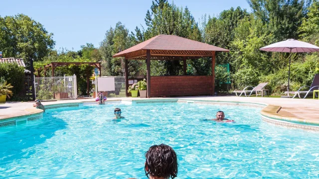 Gite Avec Piscine Village De Gites Les Fiolles Vacances Dans Le Tarn Enfants Famille