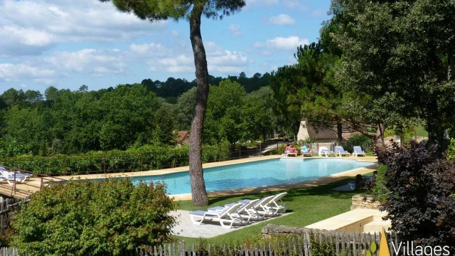 Gite Avec Piscine Village De Gites Le Hameau Du Sentier Des Sources En Dordogne