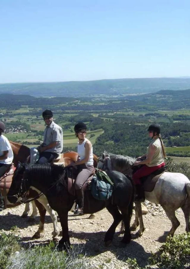 randonnée à cheval pendant les vacances