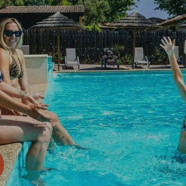 Ideale Vakantiemogelijkheden Voor Vrouwen En Moeders Gites Met Zwembad In Kleine Residenties In Frankrijk