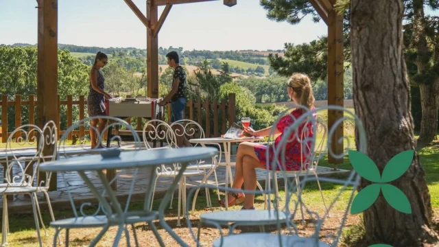 Kleine Familievakantieparken En Vakantieparken Met Zwembad In Frankrijk