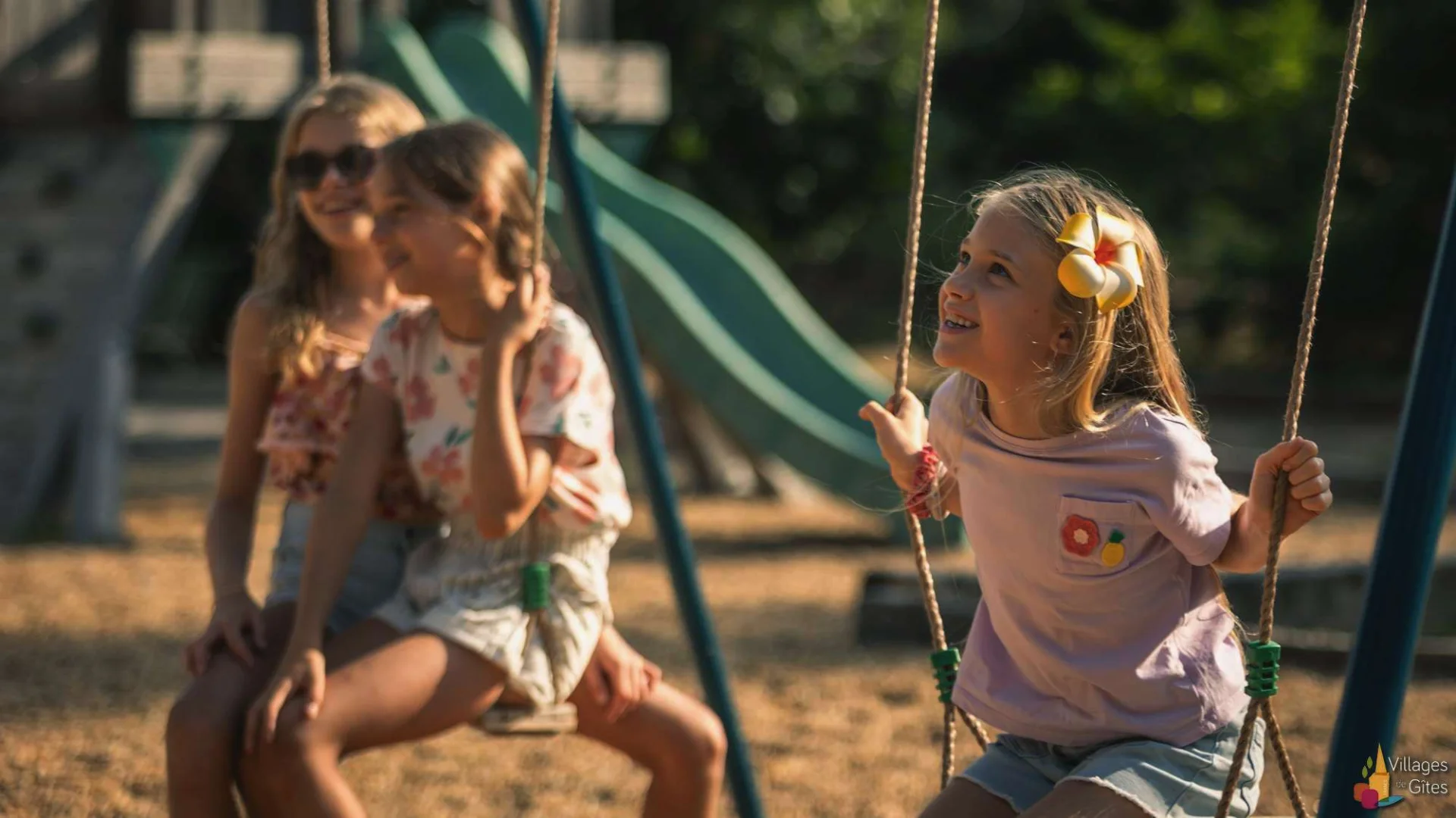 Vacances Paisibles Enfants Filles Balancoire