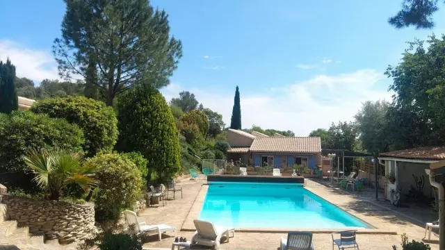 Locations Vacances Piscine Drome Luberon Gite