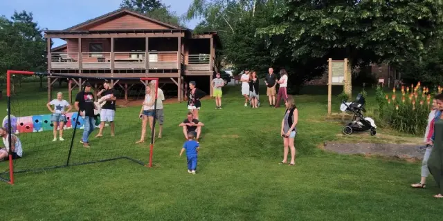 Location De Vacances En Aveyron Village De Gites Aveyron La Ferme De Duzou Familles Soiree Jeux Exterieurs Groupe Cousinade4