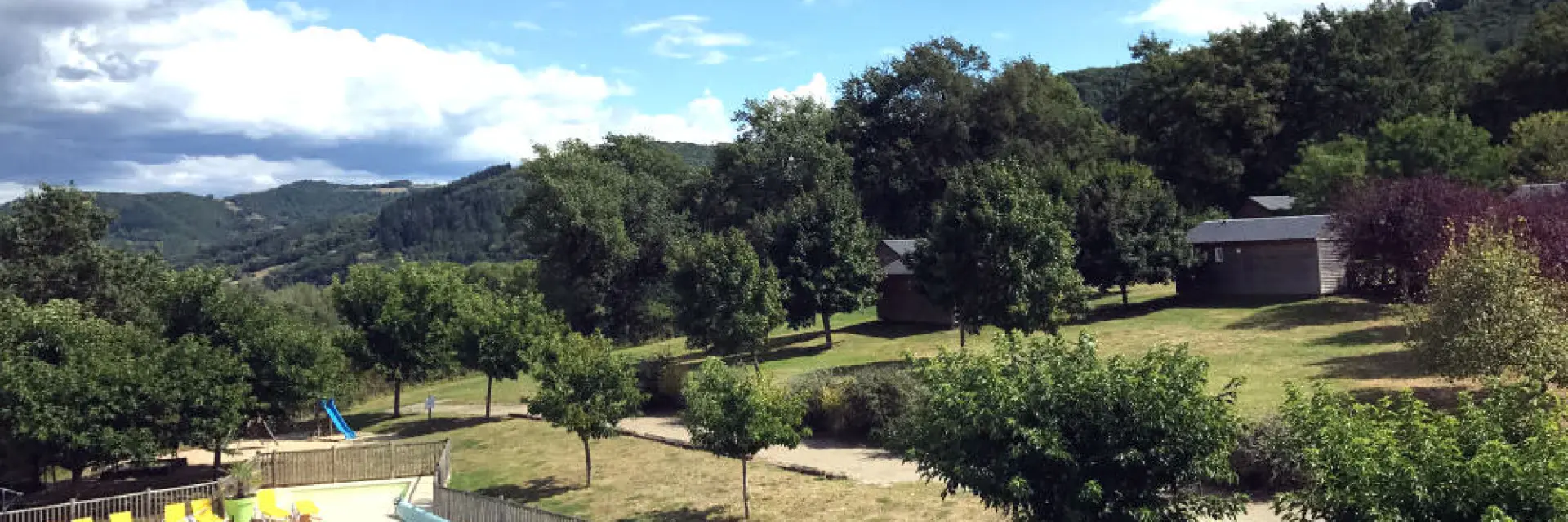 Location De Vacances En Aveyron Village De Gites La Cascade Aveyron 2 Parc Vue Chalets Piscine Nature