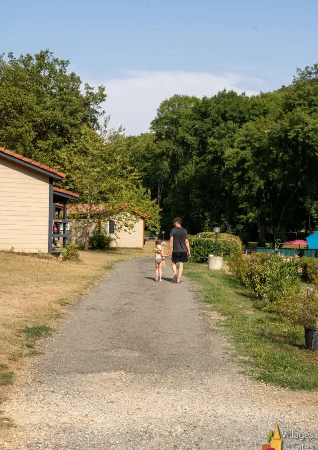 Location Gite Vacances En Aveyron Village De Gites Grange Du Heron Vacances Dans Laveyron 12 Enfants Promenade Monoparentale