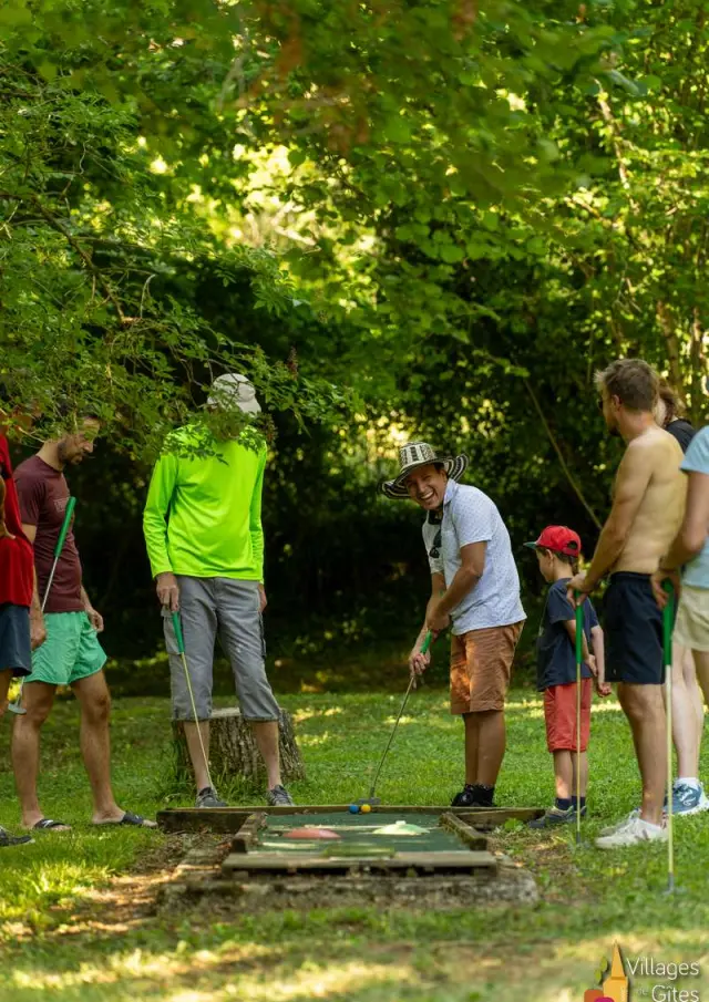 Location Gite Vacances En Aveyron Village De Gites Grange Du Heron Vacances Dans Laveyron 12 Parents Enfants Famille Minigolf