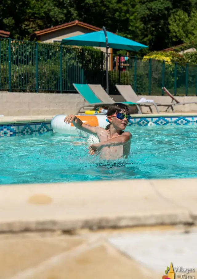 Location Gite Vacances En Aveyron Village De Gites Grange Du Heron Vacances Dans Laveyron 12 Piscine Enfants