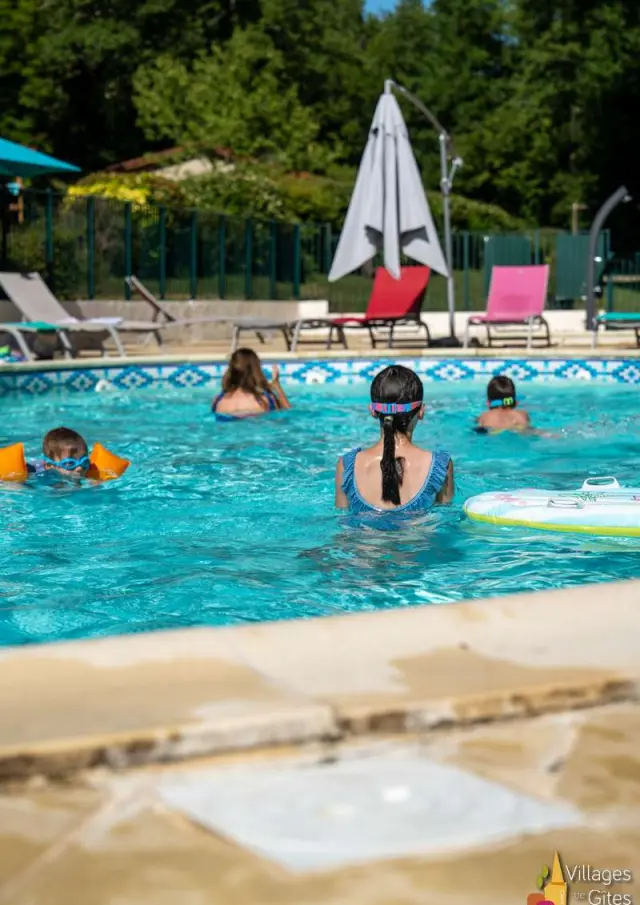 Location Gite Vacances En Aveyron Village De Gites Grange Du Heron Vacances Dans Laveyron 12 Piscine Enfants Jeux Soleil Ete