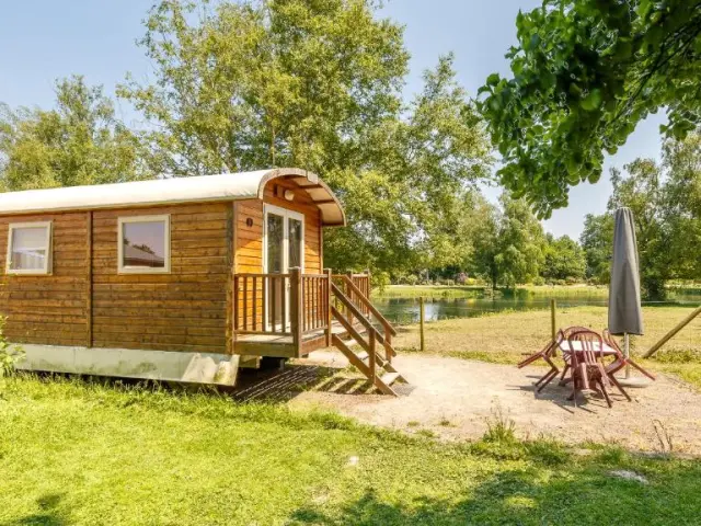 Village De Gites Domaine Lieu Dieu Somme Insolite Roulotte1