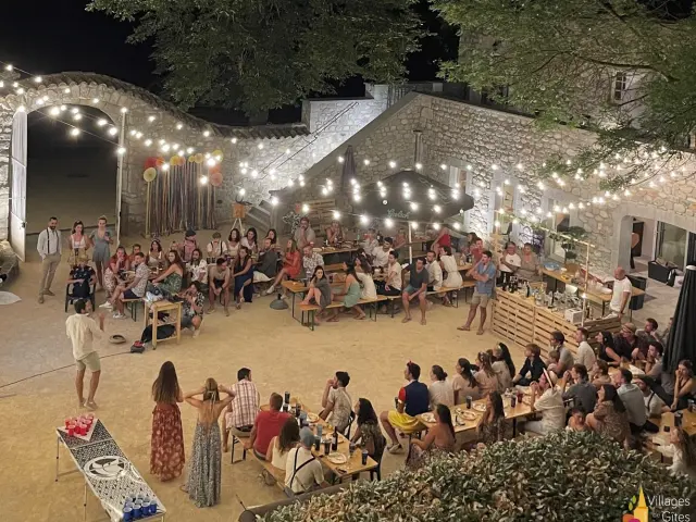 Grands Gites Pour Accueil De Groupe En Ardeche Mariage Chateau De Chaussy