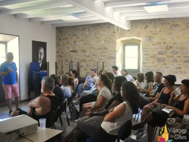 Sejour Professionnel Seminaire Formation Stage Gite De Groupe En Ardeche Proche Lyon