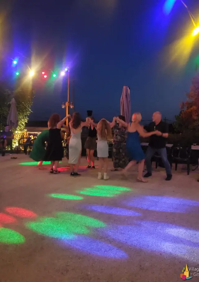 Gite De Groupe Ardeche Fete Soiree Anniversaire Cousinade