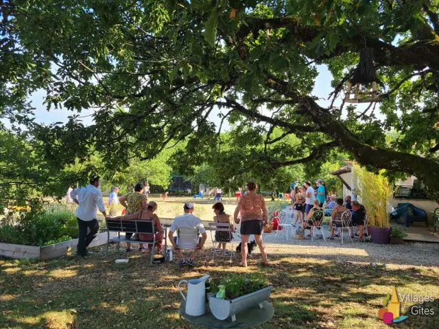Gite De Groupe En Dordogne Perigord Village De Gites La Truffiere Mariage Cousinade