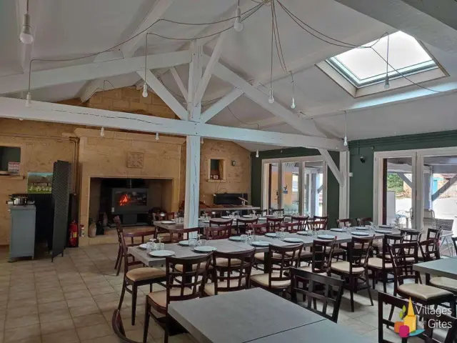 Gite De Groupe En Dordogne Village De Gites Au Creux Des Arbres Gites Avec Salle Commune