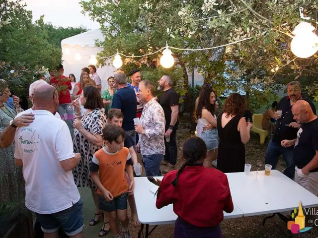 Gite De Groupe En Dordogne Village De Gites La Truffiere Perigord Cousinade Guinguette
