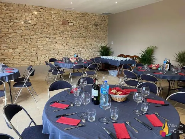 Gite De Groupe En Dordogne Village De Gites Les Crouquets Salle Restaurant Repas Groupe