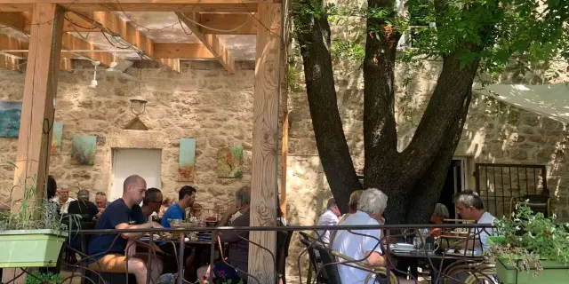 Village De Gites Ravel Gard Cevennes 05 Services Bar Restaurant Terrasse Repas Groupe Ete